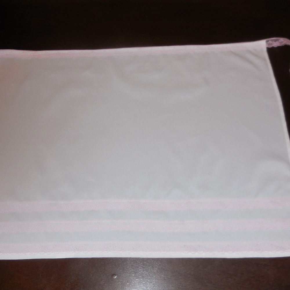 Vintage Apron White cotton Pink Lace Trimmed